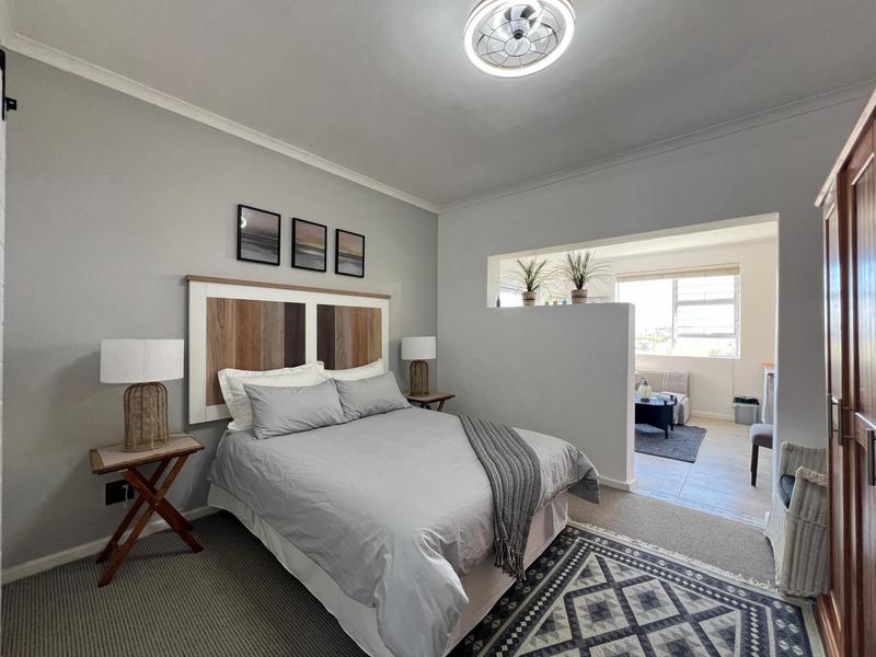 6 Bedroom Property for Sale in Rooi Els Western Cape
